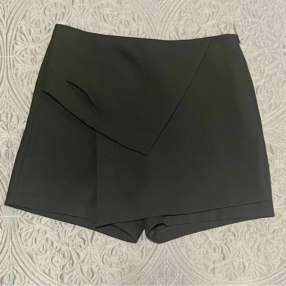 Zara Black Asymmetrical Skort Size XS